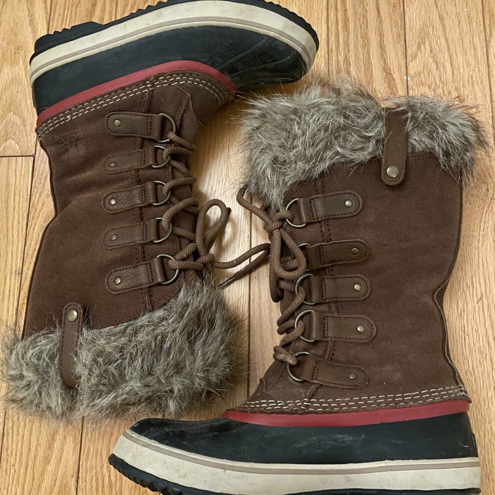 Sorel Water proof Tall Winter Boot in Tan Suede, Size 7.5